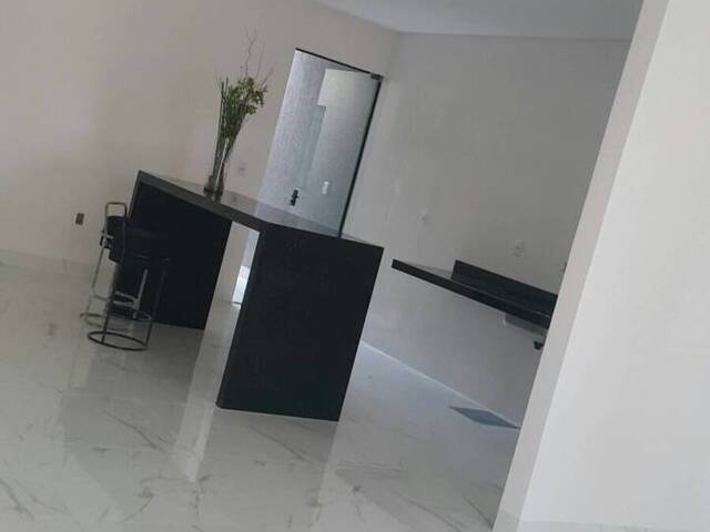 Casa para Venda em Goiânia - 3