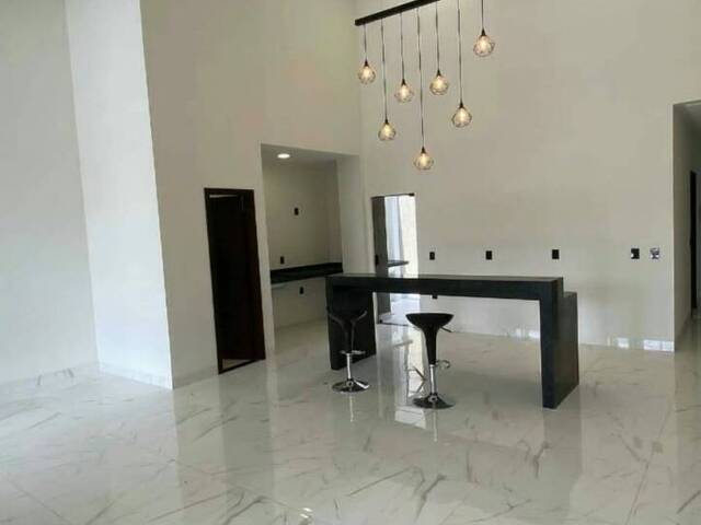 Casa para Venda em Goiânia - 5