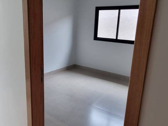 Casa para Venda em Goiânia - 5