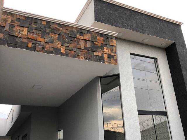 Casa para Venda em Aparecida de Goiânia - 2