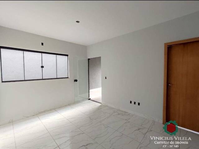 Casa para Venda em Aparecida de Goiânia - 2