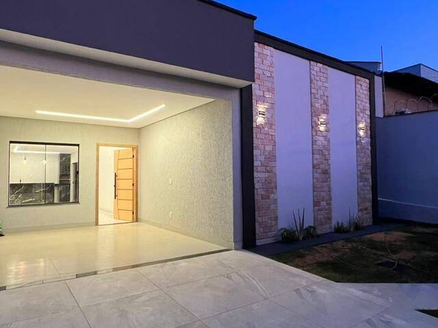 #668 - Casa para Venda em Goiânia - GO