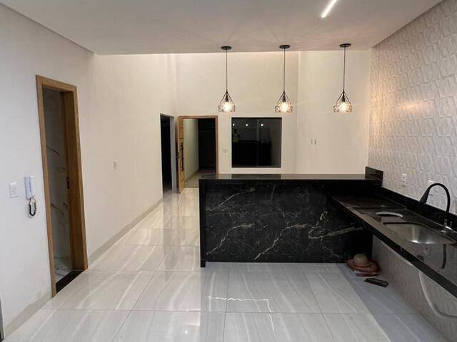 Casa para Venda em Goiânia - 5