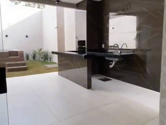 Casa para Venda em Aparecida de Goiânia - 2