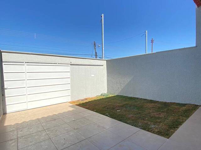 Casa para Venda em Aparecida de Goiânia - 2