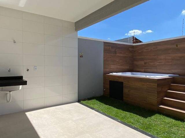 Casa para Venda em Aparecida de Goiânia - 2