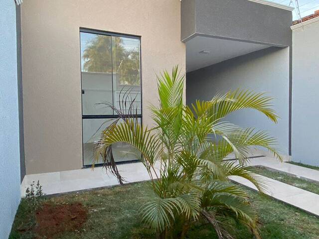 Casa para Venda em Aparecida de Goiânia - 2
