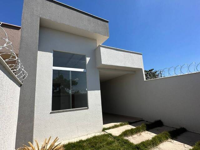 Casa para Venda em Aparecida de Goiânia - 2