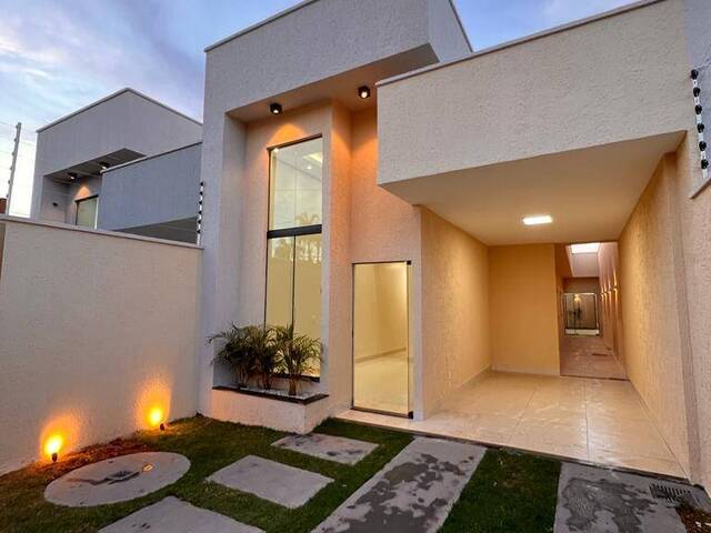 #587 - Casa para Venda em Aparecida de Goiânia - GO
