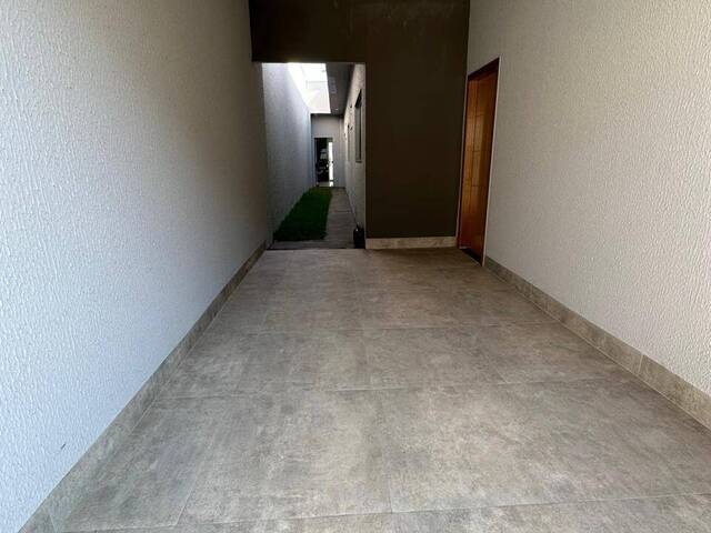 Casa para Venda em Aparecida de Goiânia - 2