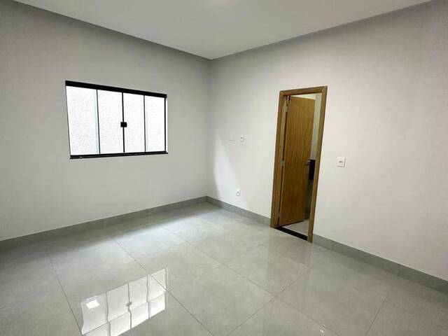 Casa para Venda em Goiânia - 3