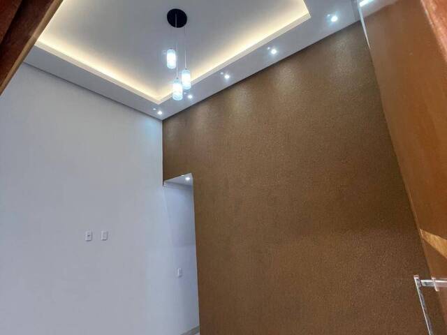 Casa para Venda em Goiânia - 3