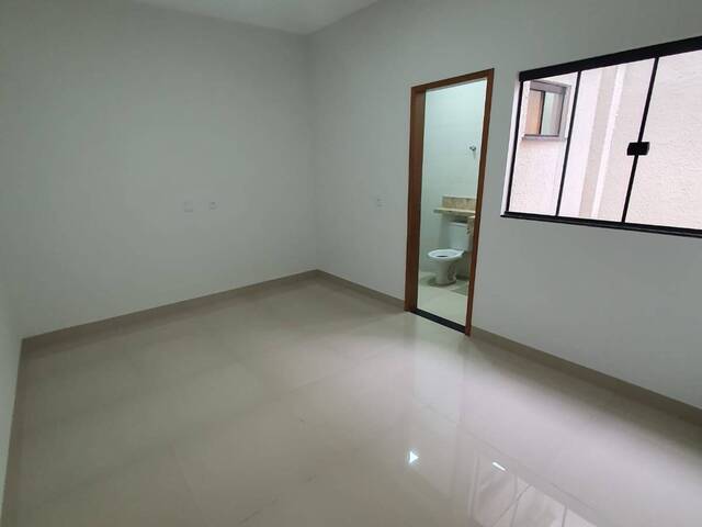 Casa para Venda em Goiânia - 3