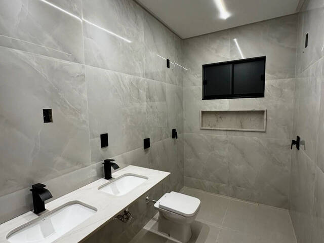 Casa para Venda em Goiânia - 4