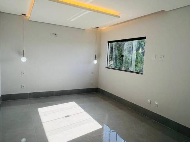 Casa para Venda em Aparecida de Goiânia - 2