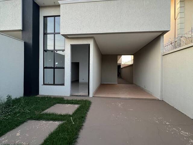 Casa para Venda em Aparecida de Goiânia - 2