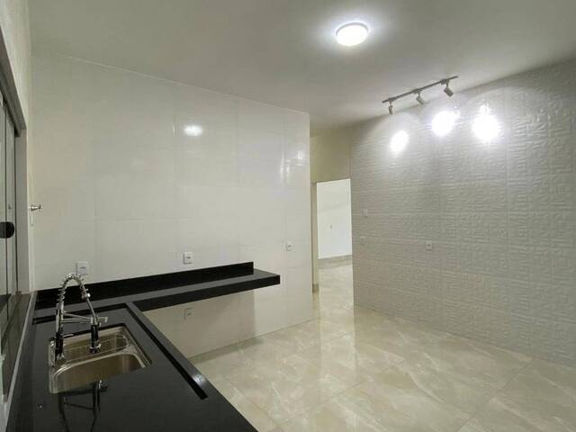 Casa para Venda em Aparecida de Goiânia - 3