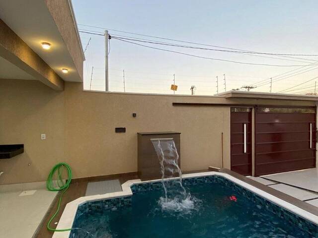 Casa para Venda em Aparecida de Goiânia - 2
