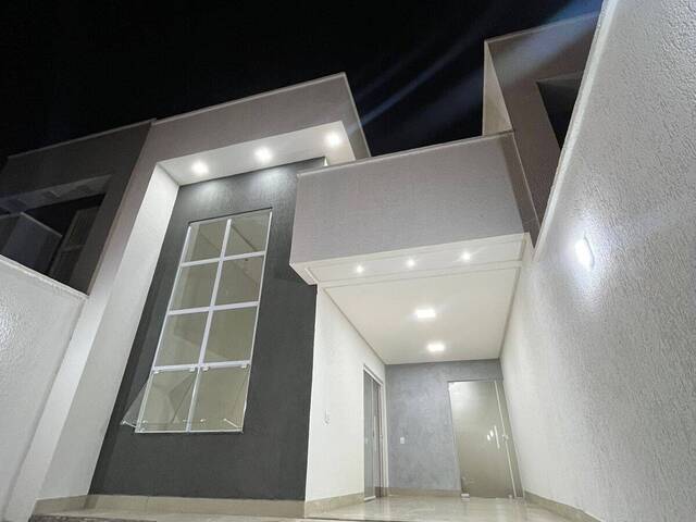 #924 - Casa para Venda em Goiânia - GO