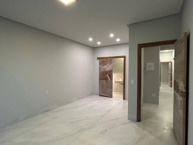 Casa para Venda em Goiânia - 4