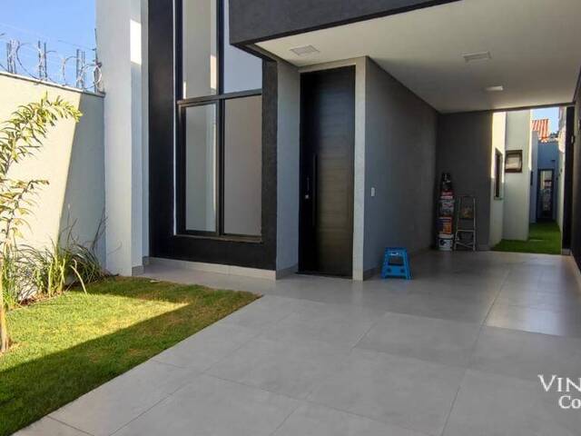 Casa para Venda em Goiânia - 3
