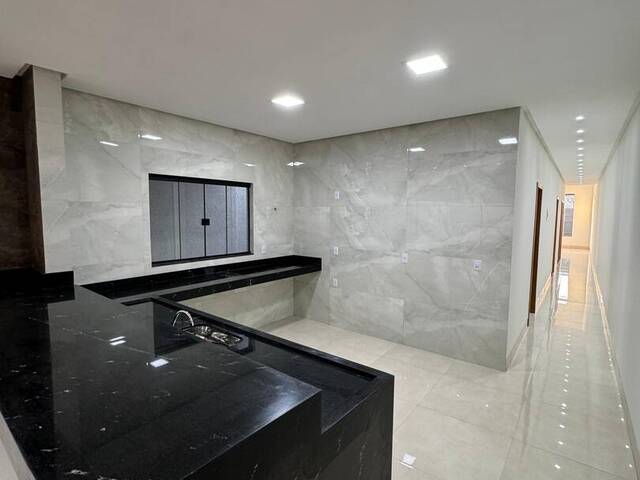 Casa para Venda em Goiânia - 3