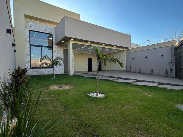 Casa para Venda em Aparecida de Goiânia - 2