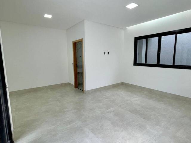 Casa para Venda em Goiânia - 5