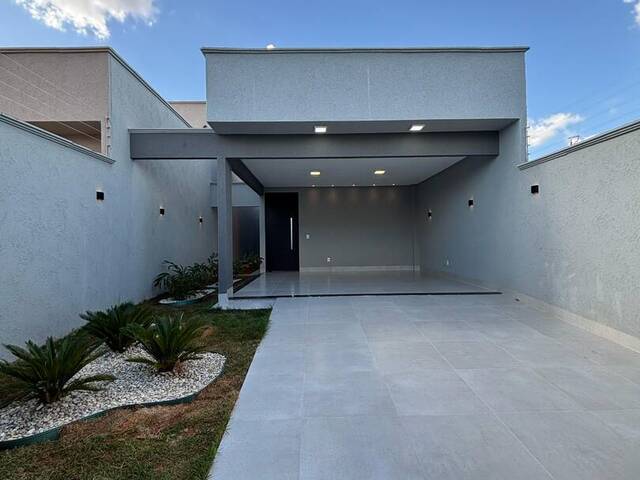 #1073 - Casa para Venda em Aparecida de Goiânia - GO - 1