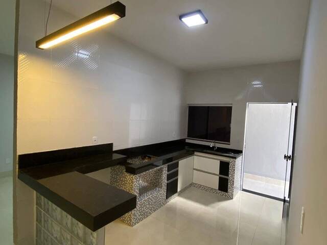 #1074 - Casa para Venda em Aparecida de Goiânia - GO - 2