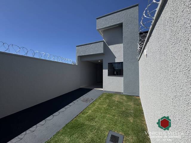 #1075 - Casa para Venda em Goiânia - GO - 2