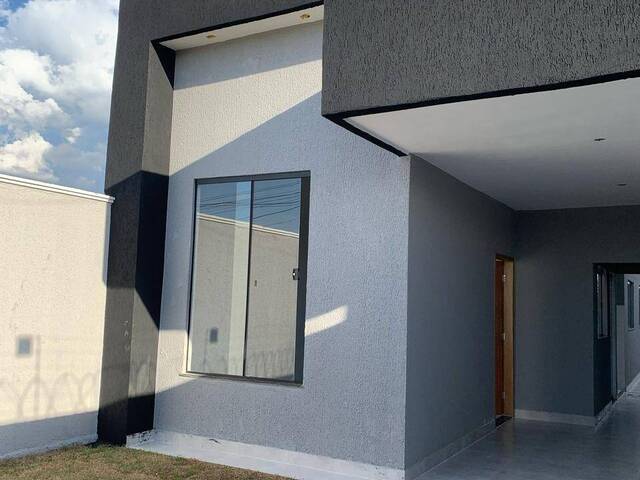#1080 - Casa para Venda em Aparecida de Goiânia - GO - 1