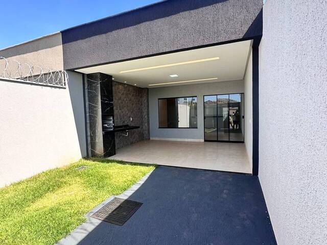 #1084 - Casa para Venda em Goiânia - GO - 1