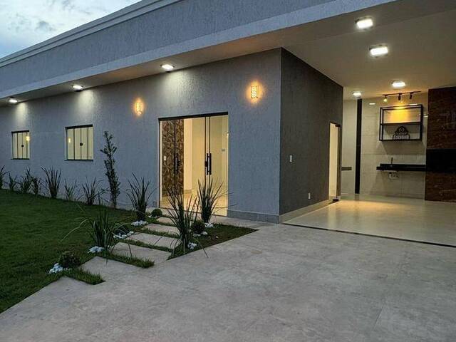 #1090 - Casa para Venda em Aparecida de Goiânia - GO - 1