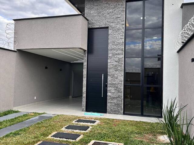 #1096 - Casa para Venda em Aparecida de Goiânia - GO - 3