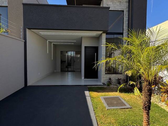 #1097 - Casa para Venda em Goiânia - GO - 1