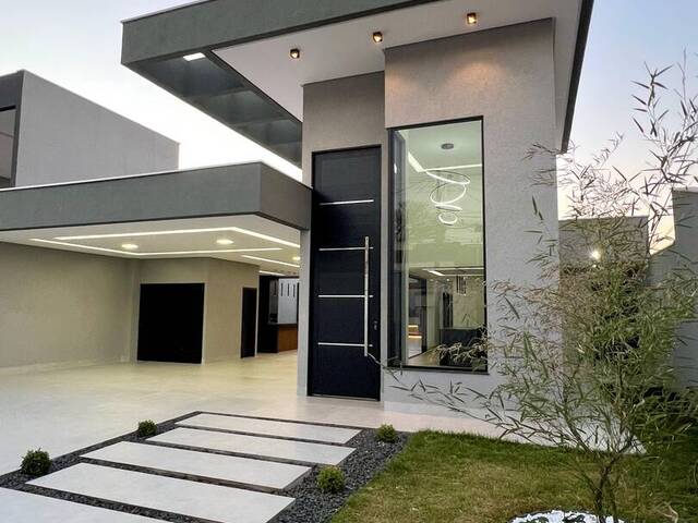 #1015 - Casa para Venda em Goiânia - GO - 2
