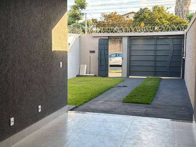 #1106 - Casa para Venda em Aparecida de Goiânia - GO - 2