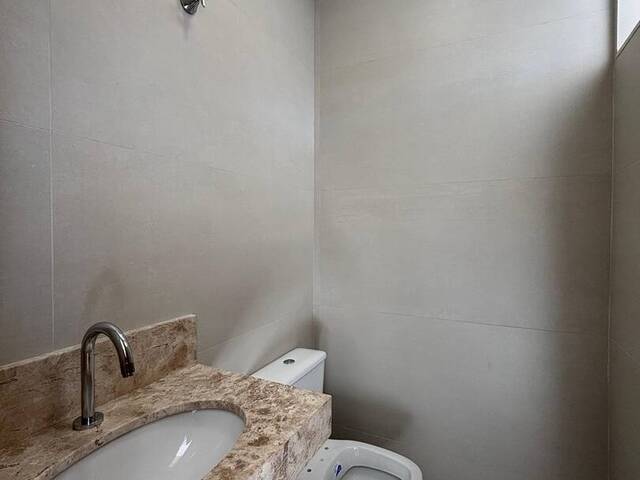Casa para Venda em Aparecida de Goiânia - 4