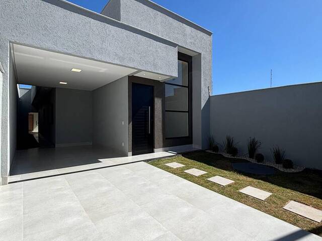 #1110 - Casa para Venda em Aparecida de Goiânia - GO - 1