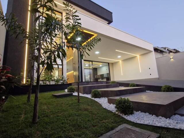 #1111 - Casa para Venda em Goiânia - GO - 1