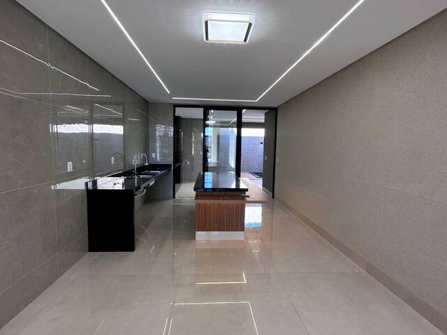 Casa para Venda em Goiânia - 5