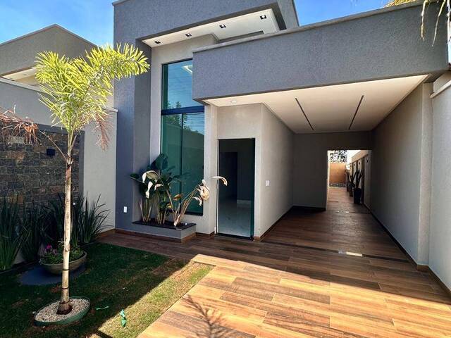 #1120 - Casa para Venda em Goiânia - GO - 1