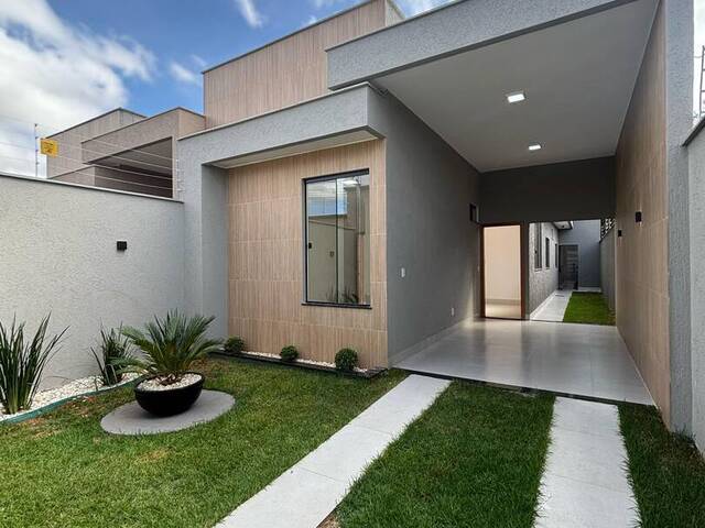 #1127 - Casa para Venda em Aparecida de Goiânia - GO - 1