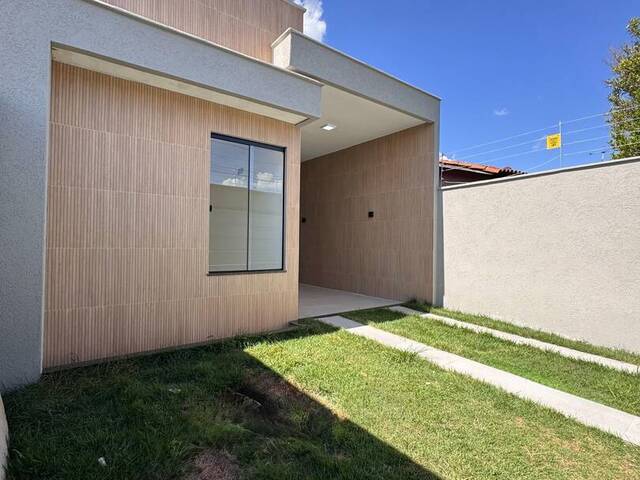 #1127 - Casa para Venda em Aparecida de Goiânia - GO - 2