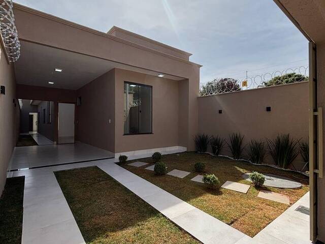 #1128 - Casa para Venda em Aparecida de Goiânia - GO - 1