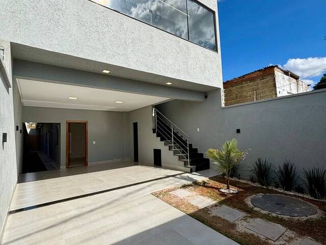 #1129 - Casa para Venda em Aparecida de Goiânia - GO - 1