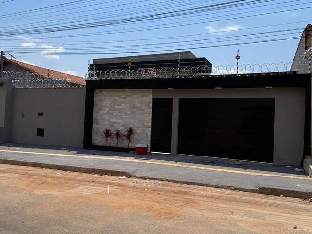 #1132 - Casa para Venda em Aparecida de Goiânia - GO - 3