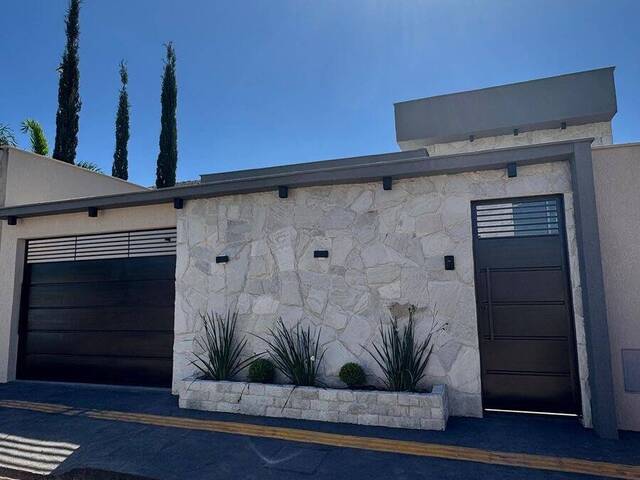 #1134 - Casa para Venda em Goiânia - GO - 3