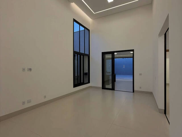 #1135 - Casa para Venda em Goiânia - GO - 3